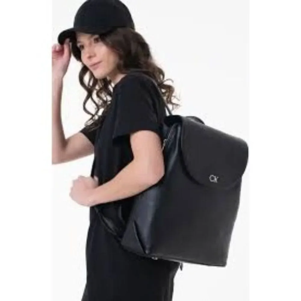 Calvin Klein Women's Daily Black Backpack Pebble Large
